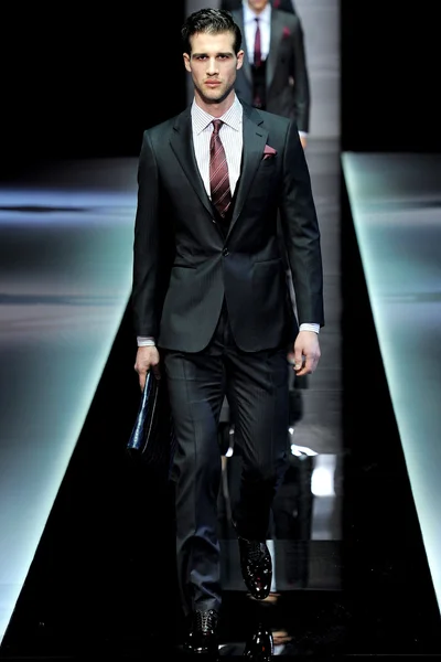 Look 60